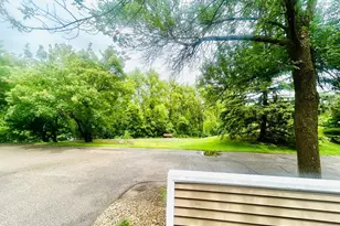 102 Primrose Ct, Vadnais Heights, MN 55127 - Photo 3