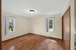 2559 Clarence St, Maplewood, MN 55109 - Photo 11