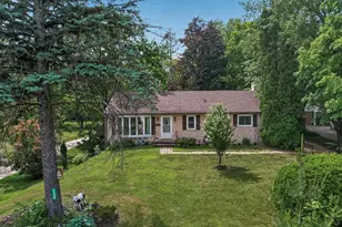 2559 Clarence St, Maplewood, MN 55109 - Photo 33