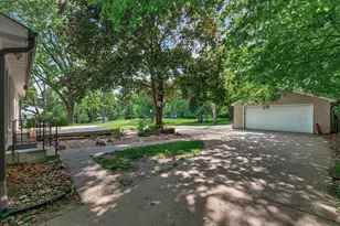 2559 Clarence St, Maplewood, MN 55109 - Photo 25
