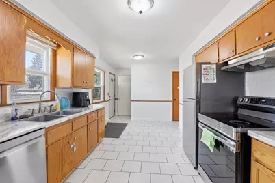 6925 Halifax Avenue N, Brooklyn Center, MN 55429 - Photo 9