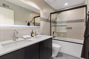 724 E 25th St, Minneapolis, MN 55404 - Photo 29