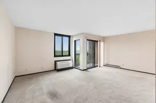 1181 Edgcumbe Rd, Saint Paul, MN 55105 - Photo 3