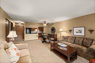 10451 Greenbrier Rd, Minnetonka, MN 55305 - Photo 11