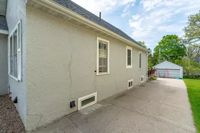 607 W Summit Avenue, Fergus Falls, MN 56537 - Photo 9