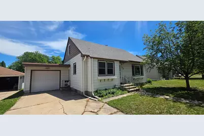 121 McArthur Drive, Albert Lea, MN 56007 - Photo 1