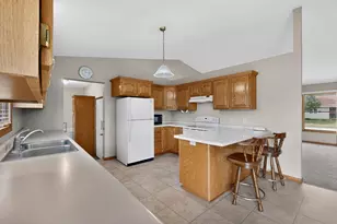 919 Sycamore St, Lake City, MN 55041 - Photo 13