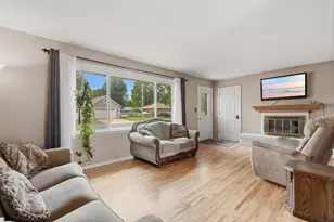 502 15th St W, Hastings, MN 55033 - Photo 9