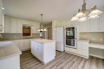 2611 Parkview Drive, White Bear Lake, MN 55110 - Photo 9