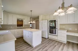 2611 Parkview Dr, White Bear Lake, MN 55110 - Photo 9