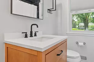 10916 Ewing Ave S, Bloomington, MN 55431 - Photo 21