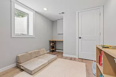 10916 Ewing Avenue S, Bloomington, MN 55431 - Photo 29