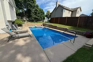 20439 Islandview Cir, Lakeville, MN 55044 - Photo 5