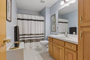 10426 Eagle Pointe Cir, Woodbury, MN 55129 - Photo 37
