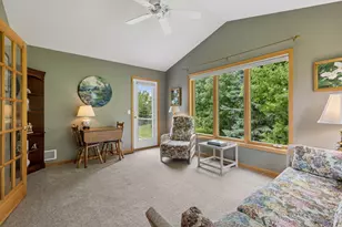 10426 Eagle Pointe Cir, Woodbury, MN 55129 - Photo 13