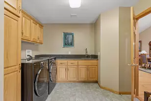 10426 Eagle Pointe Cir, Woodbury, MN 55129 - Photo 19