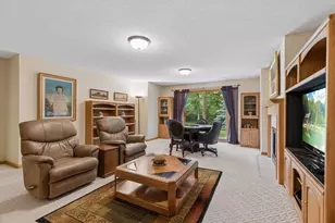10426 Eagle Pointe Cir, Woodbury, MN 55129 - Photo 31