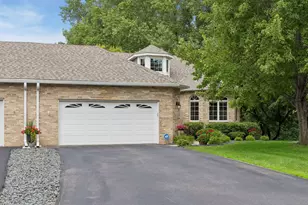 10426 Eagle Pointe Cir, Woodbury, MN 55129 - Photo 3