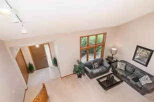 18511 Maple Leaf Dr, Eden Prairie, MN 55346 - Photo 11