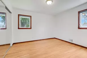 33 Greenway Ave N, Oakdale, MN 55128 - Photo 7