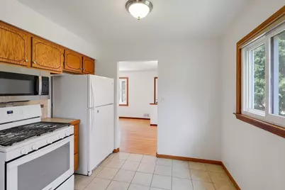 33 Greenway Avenue N, Oakdale, MN 55128 - Photo 11