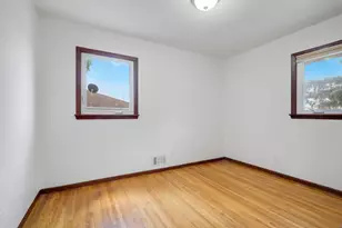 33 Greenway Ave N, Oakdale, MN 55128 - Photo 9