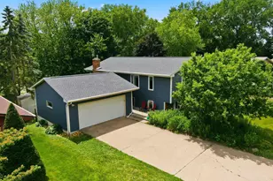 2744 Chisholm Ave, North Saint Paul, MN 55109 - Photo 1