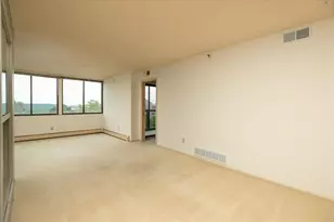 600 4th St SW, Rochester, MN 55902 - Photo 9