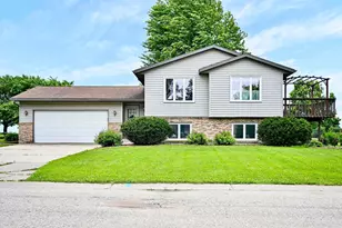205 Benson Dr, Lewiston, MN 55952 - Photo 1