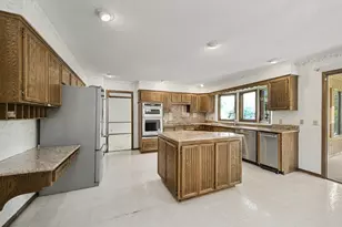7419 Hyde Park Dr, Edina, MN 55439 - Photo 11
