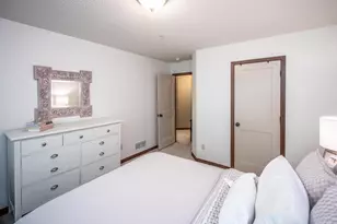 8619 Lake Riley Dr, Chanhassen, MN 55317 - Photo 27