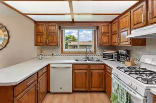 5241 Vera Cruz Ave N, Crystal, MN 55429 - Photo 9