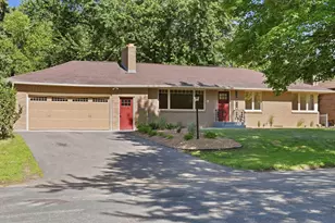 2618 Southlawn Dr, Maplewood, MN 55109 - Photo 1