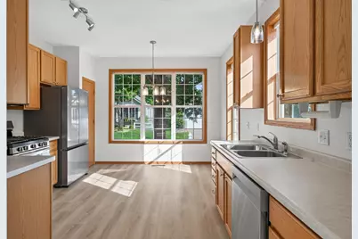 442 Meadowood Lane, Burnsville, MN 55337 - Photo 7