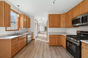 442 Meadowood Ln, Burnsville, MN 55337 - Photo 9