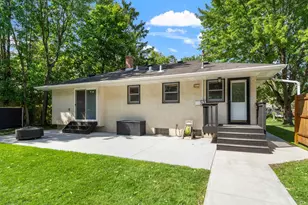 784 Mary St N, Maplewood, MN 55119 - Photo 3