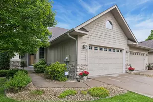 9385 Libby Ln, Eden Prairie, MN 55347 - Photo 3