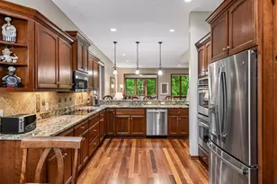 9385 Libby Ln, Eden Prairie, MN 55347 - Photo 11