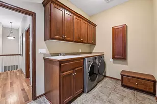 9385 Libby Ln, Eden Prairie, MN 55347 - Photo 17