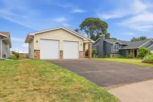 2073 Lydia Ave E, Maplewood, MN 55109 - Photo 31