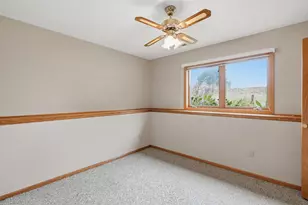 2073 Lydia Ave E, Maplewood, MN 55109 - Photo 23