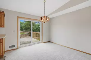 2073 Lydia Ave E, Maplewood, MN 55109 - Photo 7