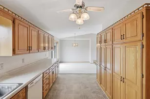 2073 Lydia Ave E, Maplewood, MN 55109 - Photo 11
