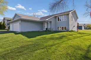 1193 Shawmut St S, Shakopee, MN 55379 - Photo 5