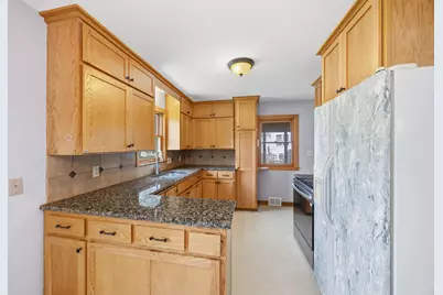 1951 Fremont Avenue E, Saint Paul, MN 55119 - Photo 9