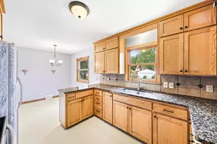 1951 Fremont Ave E, Saint Paul, MN 55119 - Photo 7
