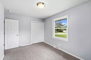 10500 Vessey Rd, Bloomington, MN 55437 - Photo 21