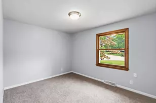 10500 Vessey Rd, Bloomington, MN 55437 - Photo 23