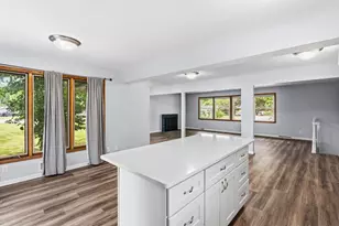 10500 Vessey Rd, Bloomington, MN 55437 - Photo 9