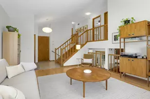 8713 Lakeview Cir, Bloomington, MN 55438 - Photo 11